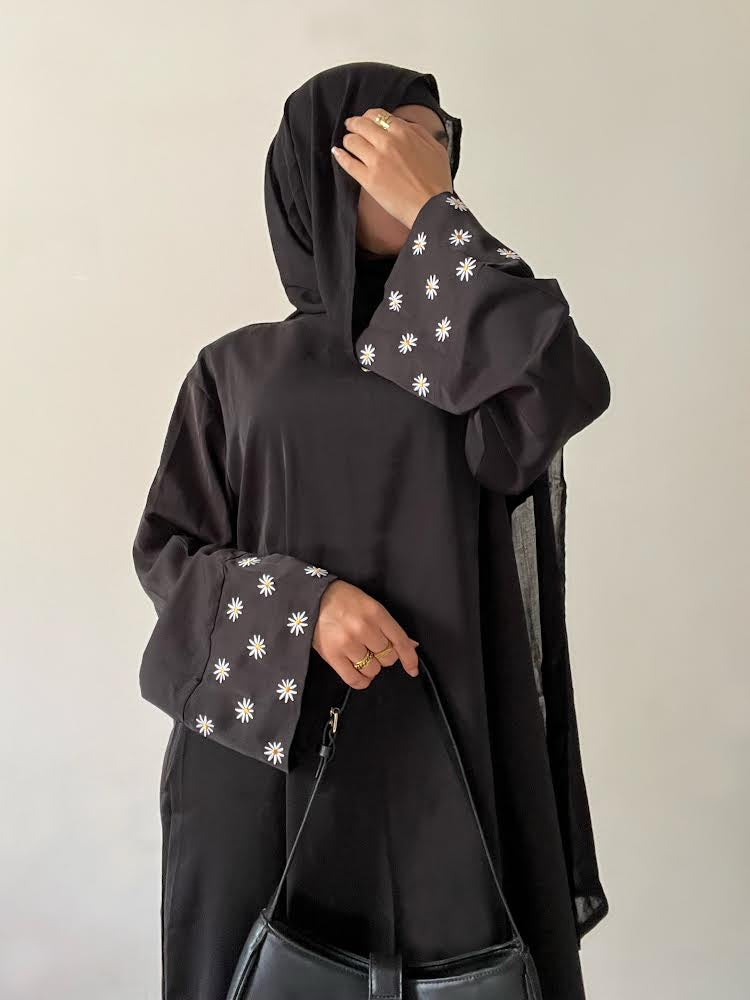 Mina Abaya